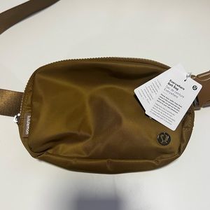 Lululemon everywhere belt bag